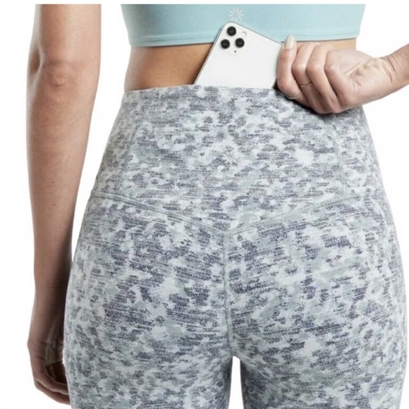 Athleta Gray Textured Leggings - Picture 8 of 8